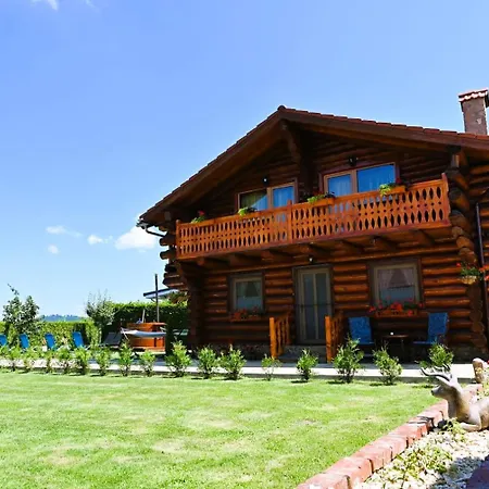 Casa De Lemn Holiday home Risnov